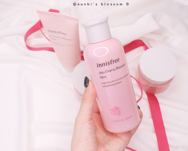 Set Dưỡng Da Innisfree Jeju Cherry Blossom Cream Duo Kit