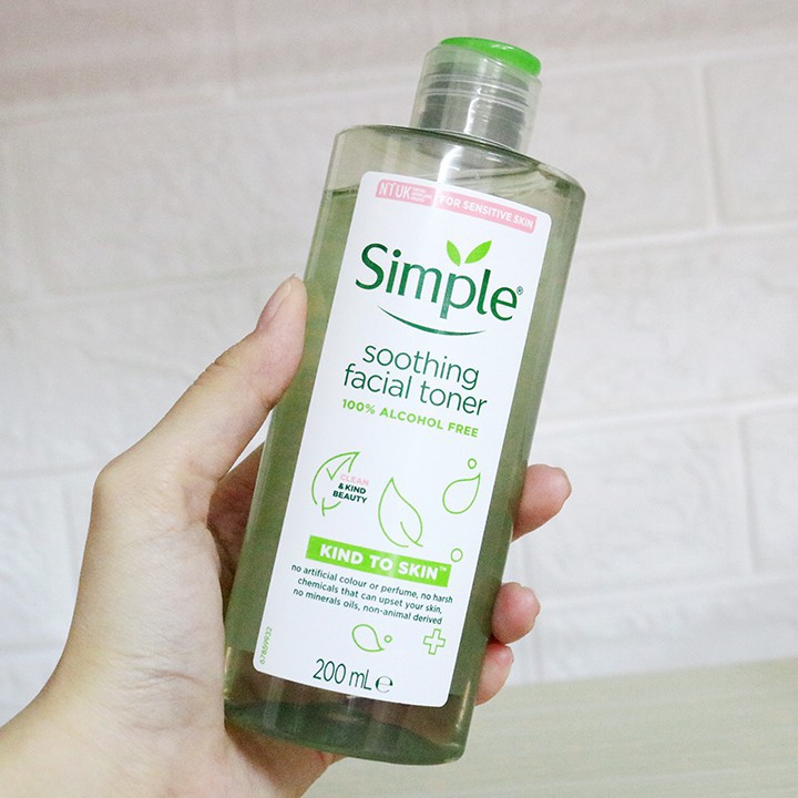 Toner Simple Kind To Skin Smoothing Facial 200ml