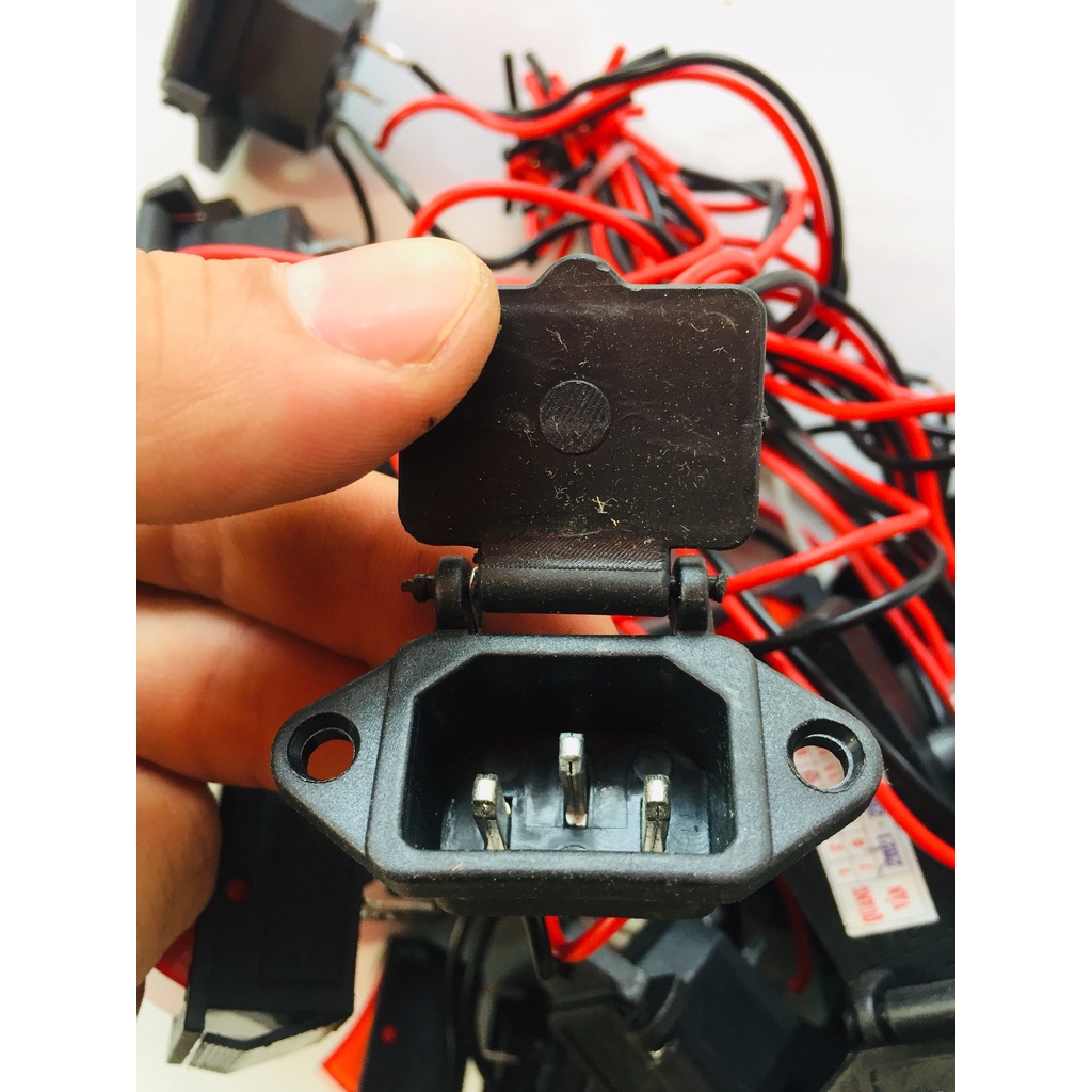 Phụ kiện bình bơm thuốc sâu gồm chiết áp,Công tắc,giắc cắc sạc