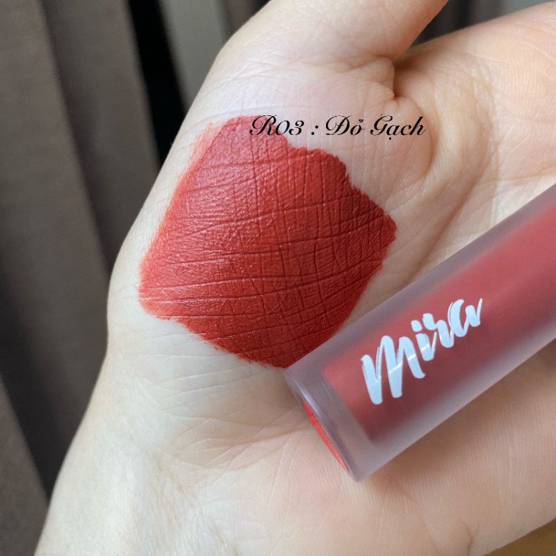 Màu R03 - Son kem phủ nhung lì Mira Red Velvet Lipstick