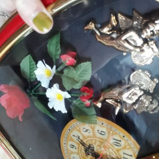 Đồng hồ treo tường độc lạ