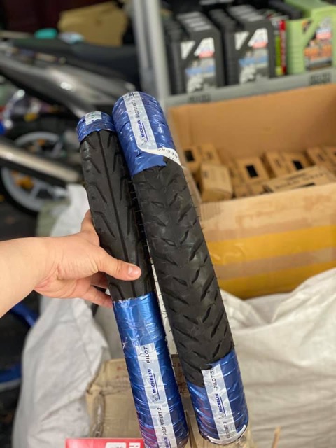 Vỏ xe máy Michelin size 60-70/90/17 Pilotstreet KHÔNG RUỘT
