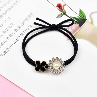 Cột tóc đính hạt sang trọng