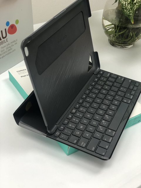 Bàn phím bluetooth Logitech Canvas cho iPad 9.7”