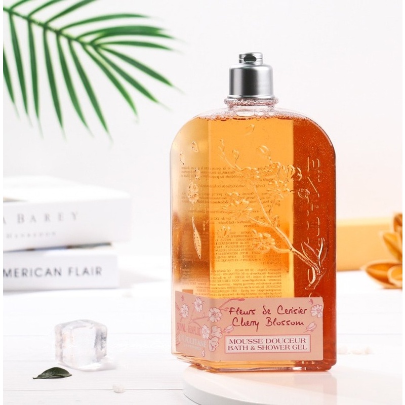 Sữa Tắm L'Occitane Chiết Xuất Hoa Anh Đào 250ML Dưỡng Ẩm Có Hương Thơm