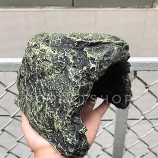 Hang trú giả đá
