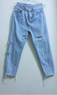 Quần jeans baggy rách