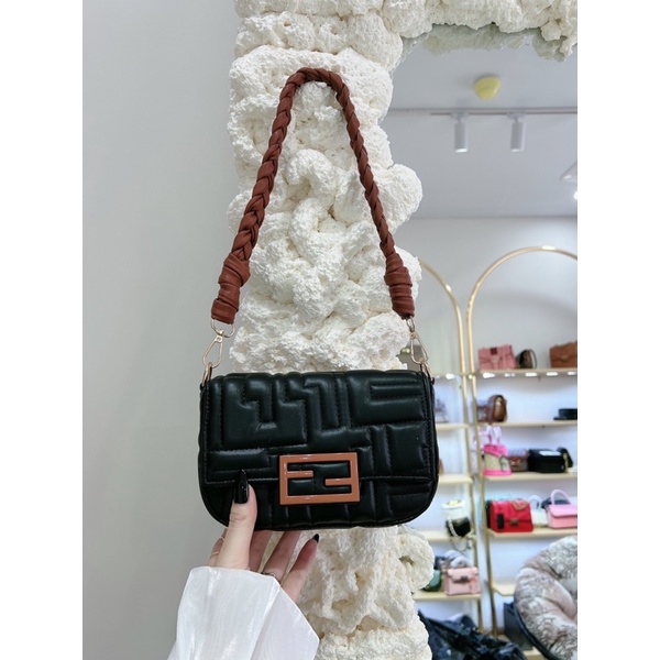 Túi Fendi Quai Tết