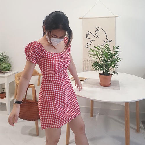 Váy caro đỏ đầm tết cổ vuông tay phồng thiết kế bánh bèo tiểu thư vintage | BigBuy360 - bigbuy360.vn