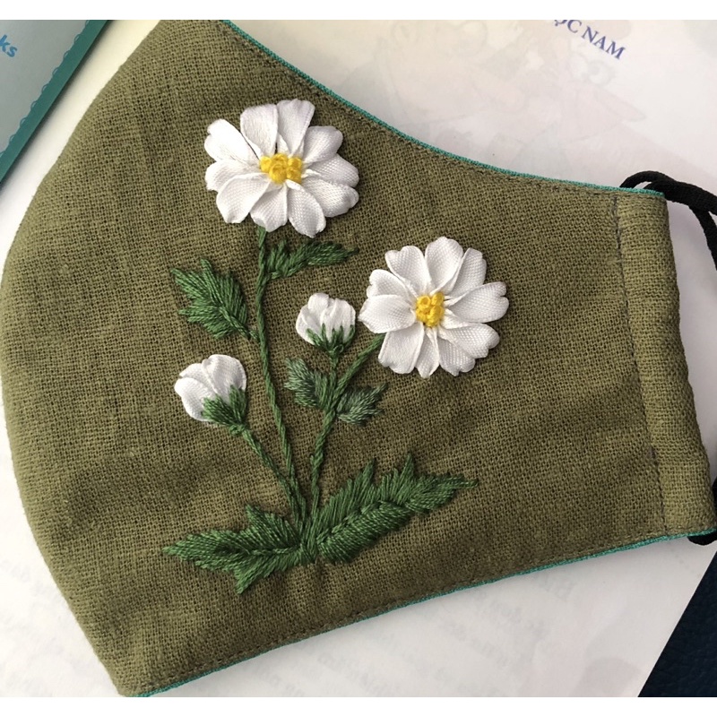 Khẩu trang thêu handmade