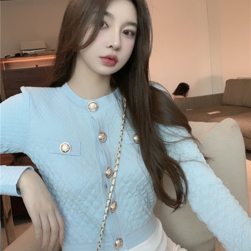 Jane Áo len Cardigan tay dài croptop tay dài xanh da trời Pastel - chân váy ngắn màu trắng rút dây