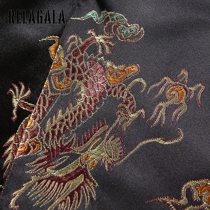 Áo yếm hở lưng thêu hình rồng kiểu Trung Hoa quyến rũ cho nữ