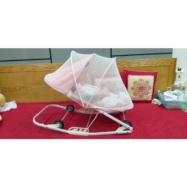 Ghế rung bập bênh có bánh xe 3 tư thế Seebaby R1