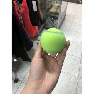 Banh tennis cũ