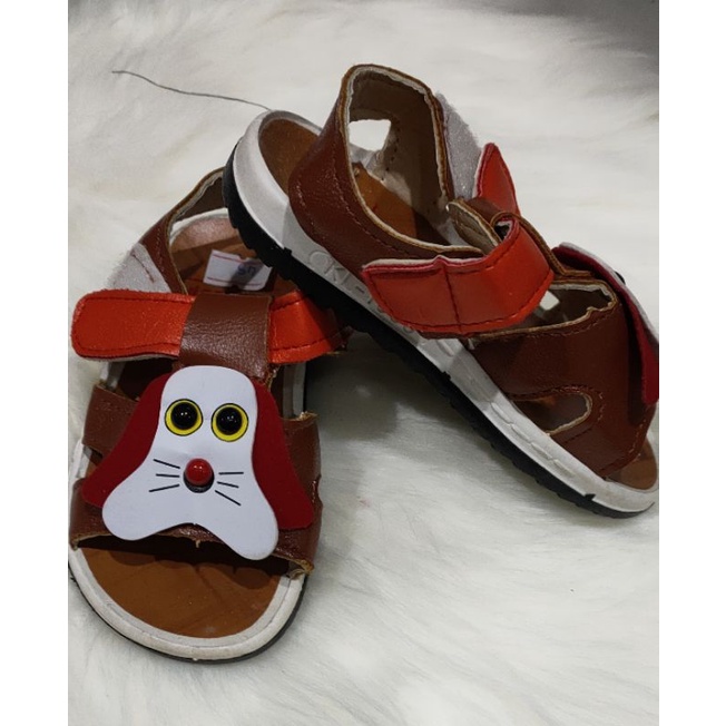 Giày lẻ size cho bé