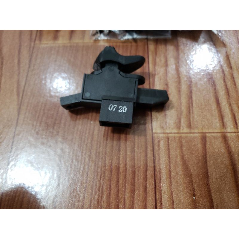 Công tắc xi nhan vespa lx, et8, et4, vespa s
