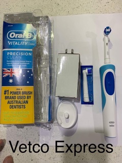 Bàn chải điện oral B