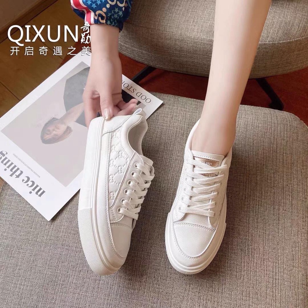 Giày sneaker thể thao GG Trắng trang trí họa tiết chìm