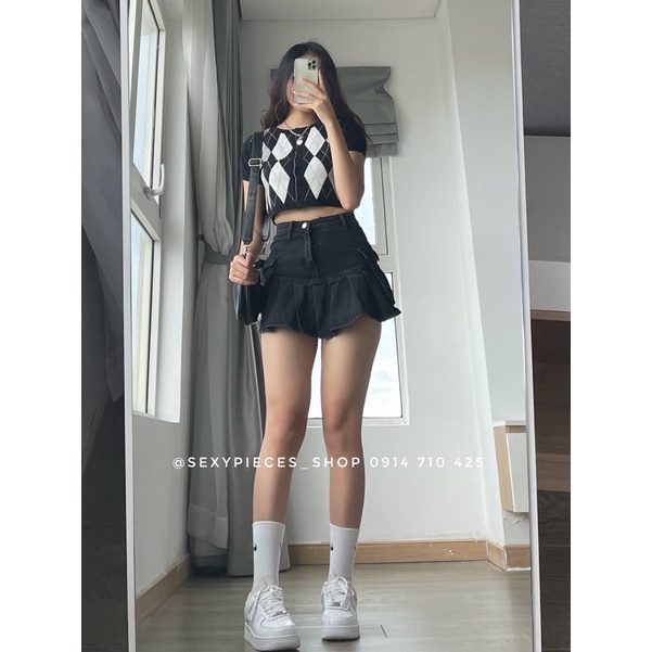✅Ảnh thật 100%- Áo croptop hoạ tiết ô vuông đen trắng và chân váy jean xoè túi hộp | BigBuy360 - bigbuy360.vn