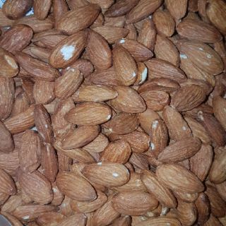 Sỉ 5kg hạnh nhân đã tách vỏ ( đóng gói 500gram)