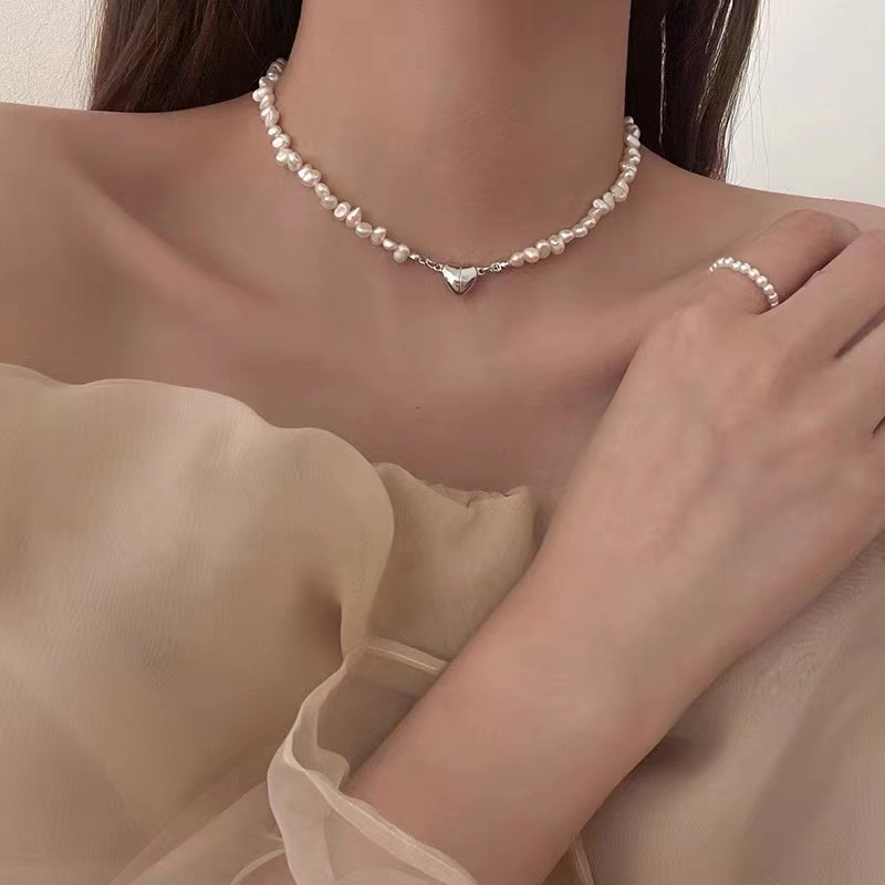 Dây Chuyền Ngọc Trai Cao Cấp Khóa Nam Châm Hình Trái Tim Phong Cách Baroque Pháp Cổ Điển Sang Trọng Thời Trang Cao Cấp Dễ Phối Đồ