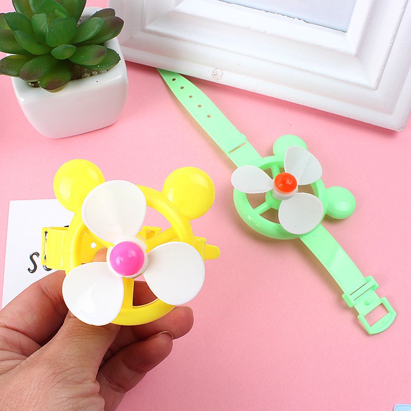 Đồ chơi đồng hồ cánh xoay gió nhiều màu sắc đáng yêu cho bé Masterkids