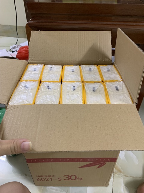 THÙNG GIẤY ĂN GẤU TRÚC SIPIAO GÓI 300 tờ 30 cuộn