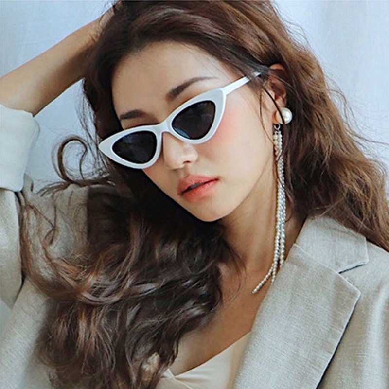 Kính Mắt Mèo Trắng