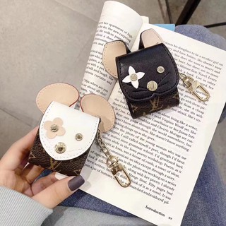 Vỏ bảo vệ hộp sạc tai nghe Airpods pro in logo LV kèm dây đeo tiện dụng