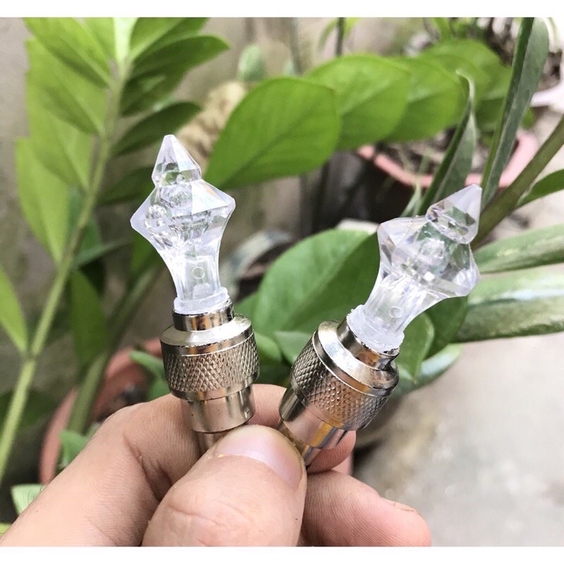 Đèn led chân van nháy 7 màu cực đẹp van tháp