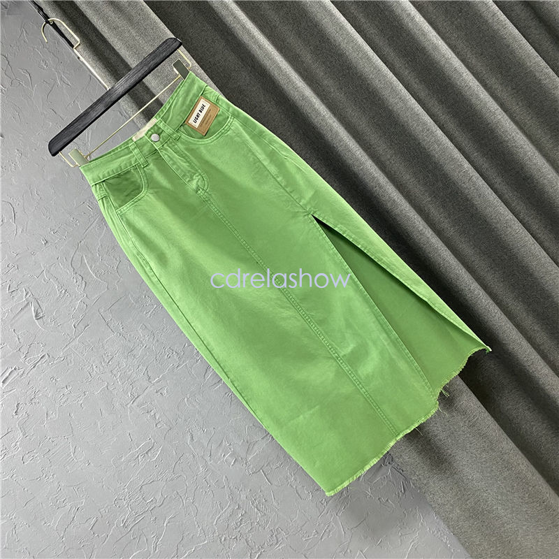 Chân Váy Denim Dáng Dài Xẻ Tà Màu Xanh Lá Trẻ Trung Quyến Rũ Cho Bạn Gái | BigBuy360 - bigbuy360.vn