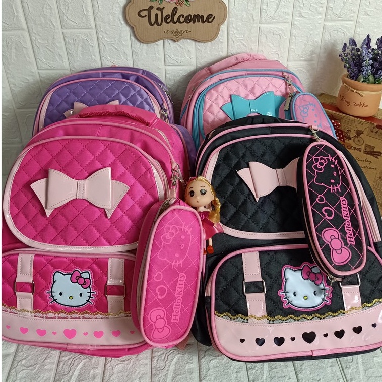 Balo Học Sinh Tiểu Học Hello Kitty Cho Bé Gái Tặng kèm Búp Bê Và Hộp Bút Chống Gù Cao Cấp(3558)