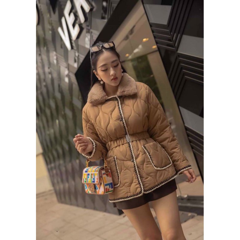 A068 Áo phao nữ, Áo phao trần trám với thiết kế dáng dài chun eo cổ lông phối viền lạ mắt, tone màu cực tây | BigBuy360 - bigbuy360.vn