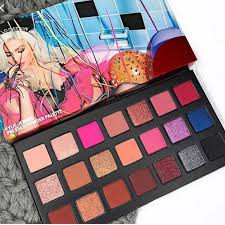 Kylie- Bảng Phấn Mắt- Birthday 2018 Sipping Pretty Palette 21 ô x 0,85g