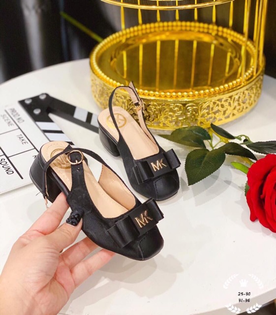 Giày cao gót bé gái