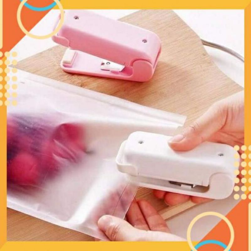 Máy hàn miệng túi mini,dùng pin tiểutiên dụng trong gia đình (a,b)