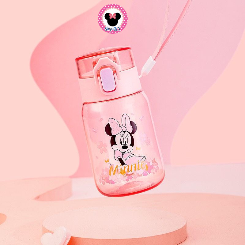 Bình nước hãng DISNEY nhỏ xinh cho bé . Đầu uống trực tiếp , hình hoạt hình nét đẹp .
