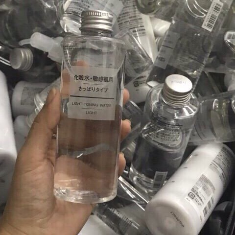 Nước hoa hồng Muji Light Toning Water Nhật Bản 200ml