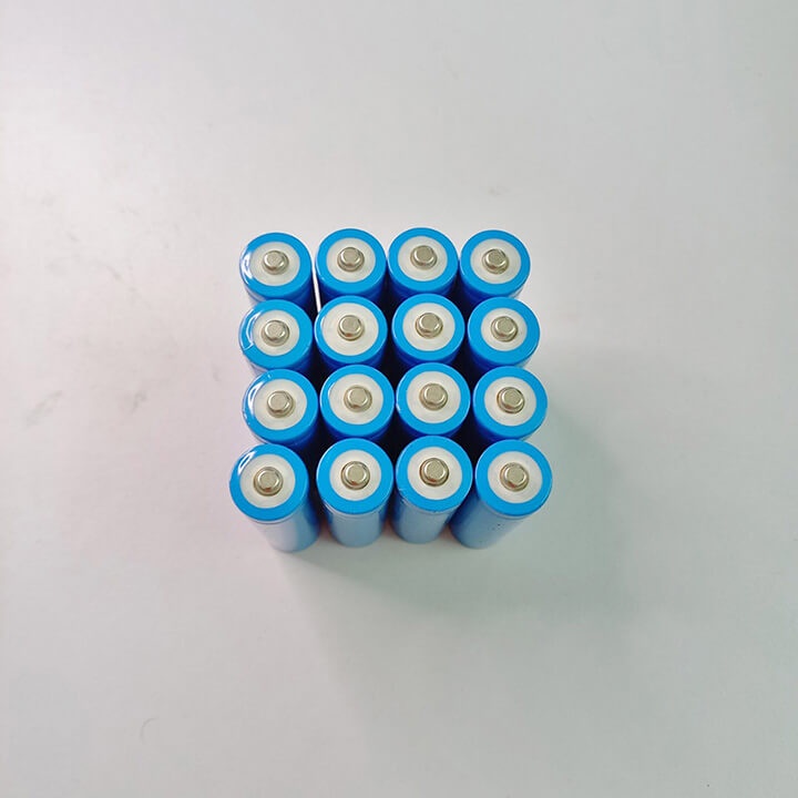 Pin sạc 18650 dung lượng 6800mAh 3.7V dùng cho đèn pin cầm tay, quạt sạc tích điện USB và các thiết bị điện tử, box sạc