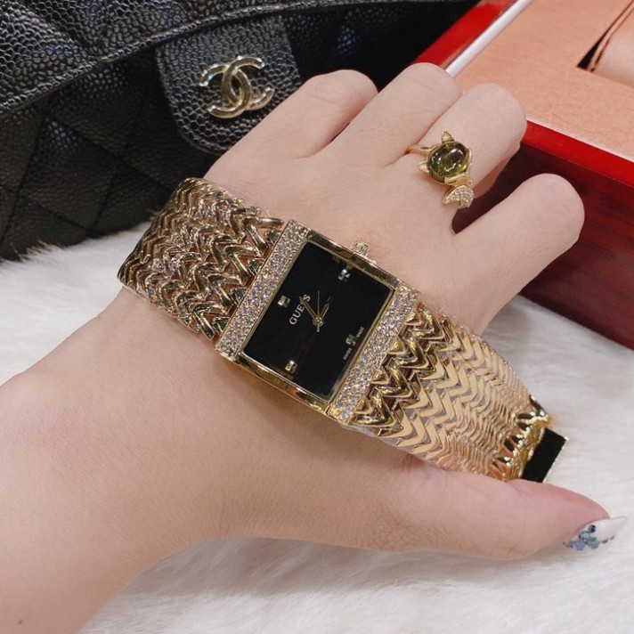 (Thẻ bảo hành 12 tháng) Đồng hồ nữ Guess dây thép không gỉ, viền đính đá, mặt trơn, thẻ bảo hành 12 tháng - Dongho.guess | BigBuy360 - bigbuy360.vn