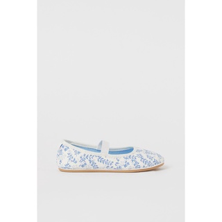 giày H&M họa tiết lá xanh