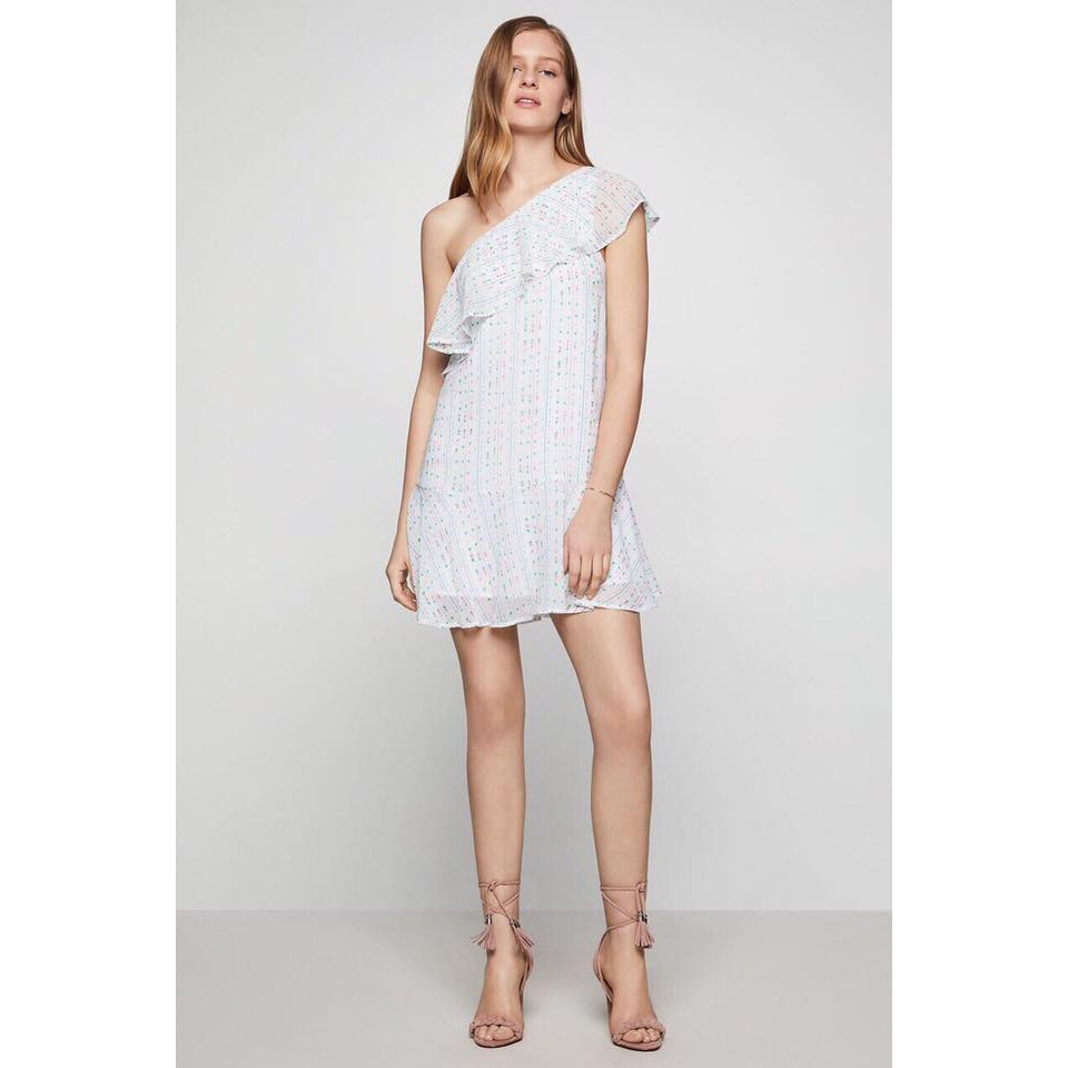 Đầm B.C.B.G lệch vai siêu đẹp!