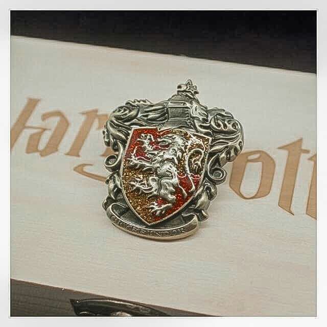 [Giảm giá thần tốc] Huy hiệu pin cài áo Hogwarts - Harry Potter