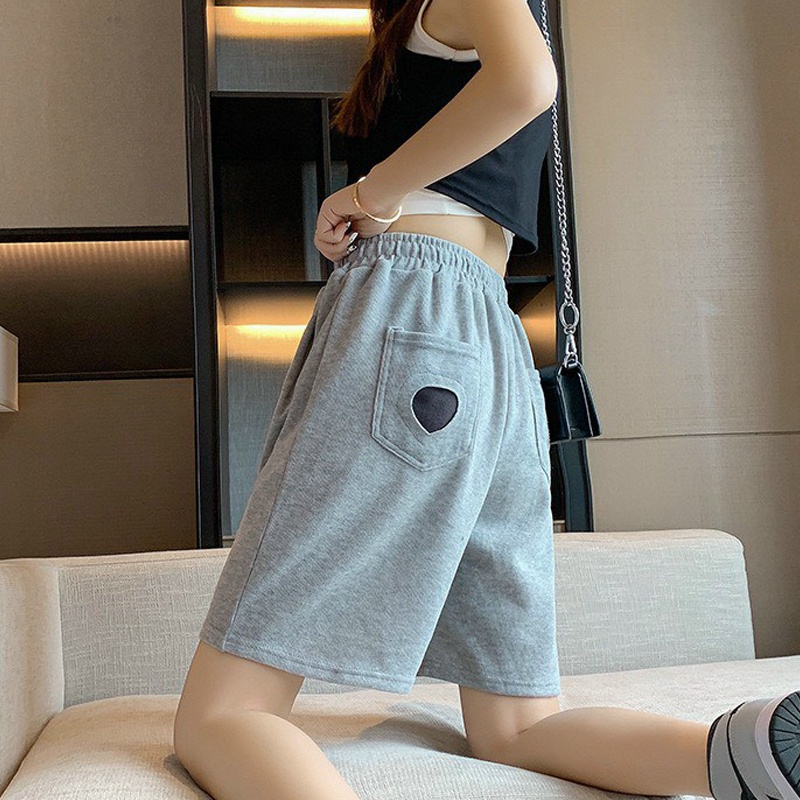 Quần đùi nữ túi tim sau TVL1999, quần short nữ thêu tim chất liệu cao cấp dày dặn 3 màu đen, trắng, xám cá tính. Q5