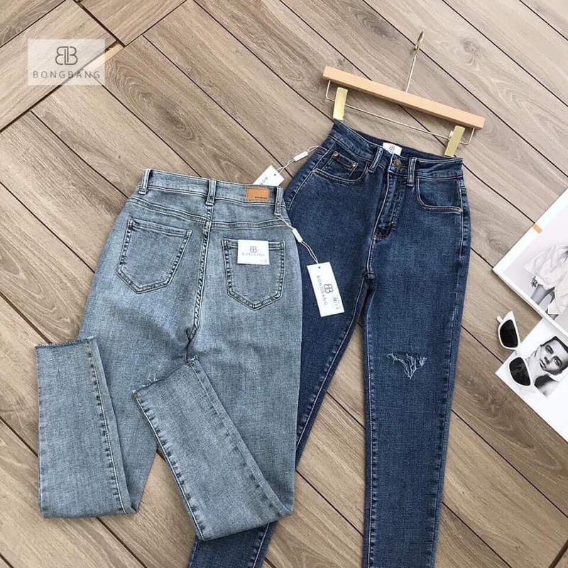 Quần jeans ống bó rách gối