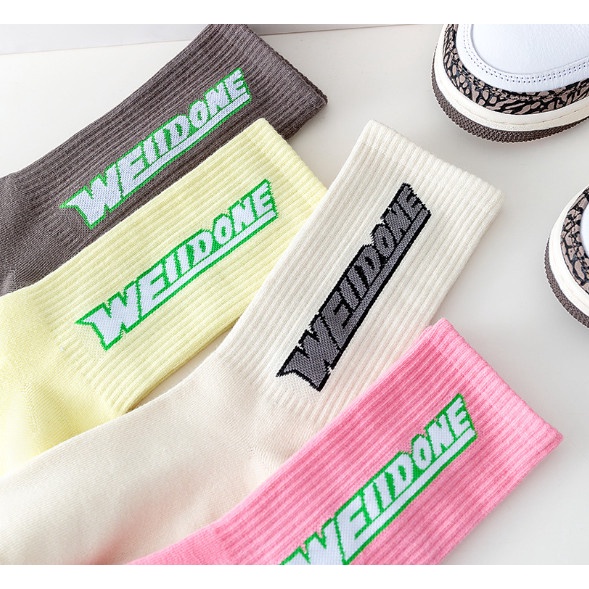 Vớ Tất cao cổ chữ WELLDONE Nam Nữ phong cách trẻ trung, năng động.
