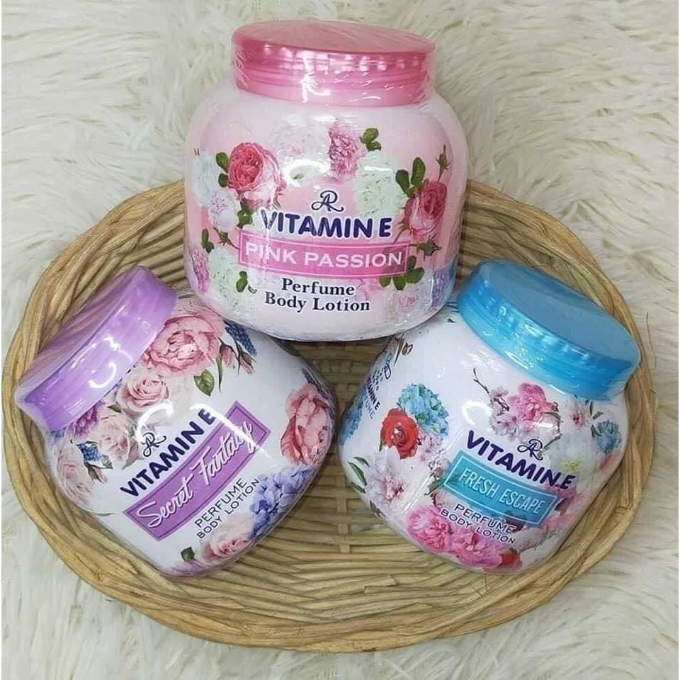 Kem dưỡng thể hương nước hoa AR Vitamin E Perfume Body Lotion Thái Lan