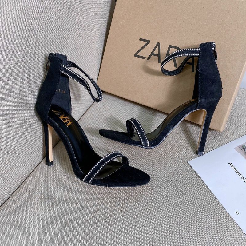 Sandal đen quai đá