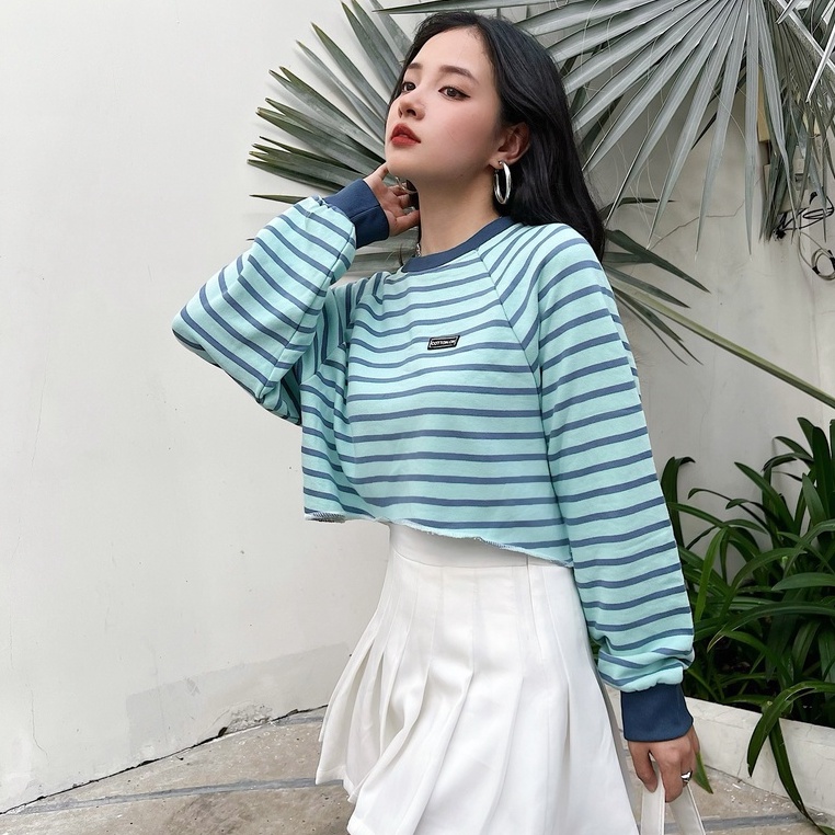 Áo sweater lửng TOPTIFY kẻ sọc đính logo chất cotton cua dày dặn Greater Power Top