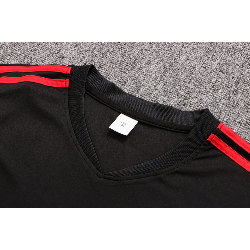 Set Đồ Thể Thao Gồm Áo Thun Tay Ngắn Cổ Chữ V Và Quần Dài Màu Đen Size S-2XL Thời Trang Mùa Hè 2022-23 Bayern Munich Cho Nam